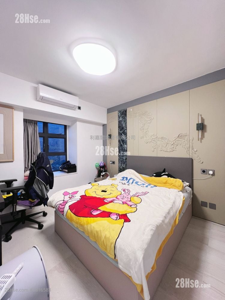 bedroom 1: Golden Villa Sell 3 Bedrooms , 2 Bathrooms 1,438 ft²