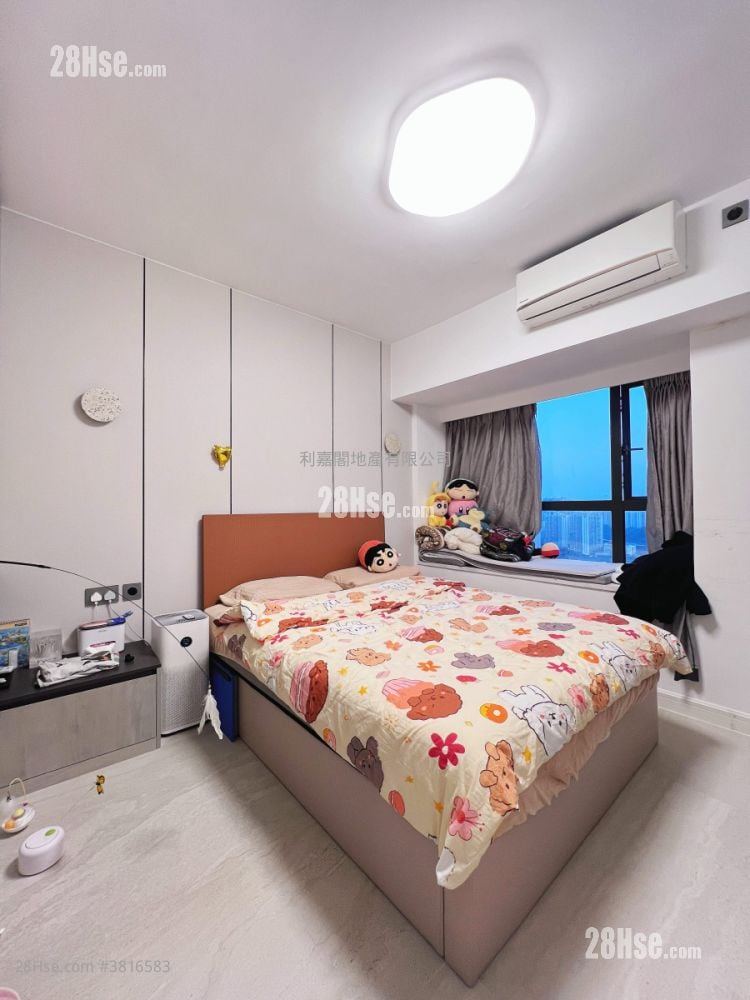 bedroom 2: Golden Villa Sell 3 Bedrooms , 2 Bathrooms 1,438 ft²