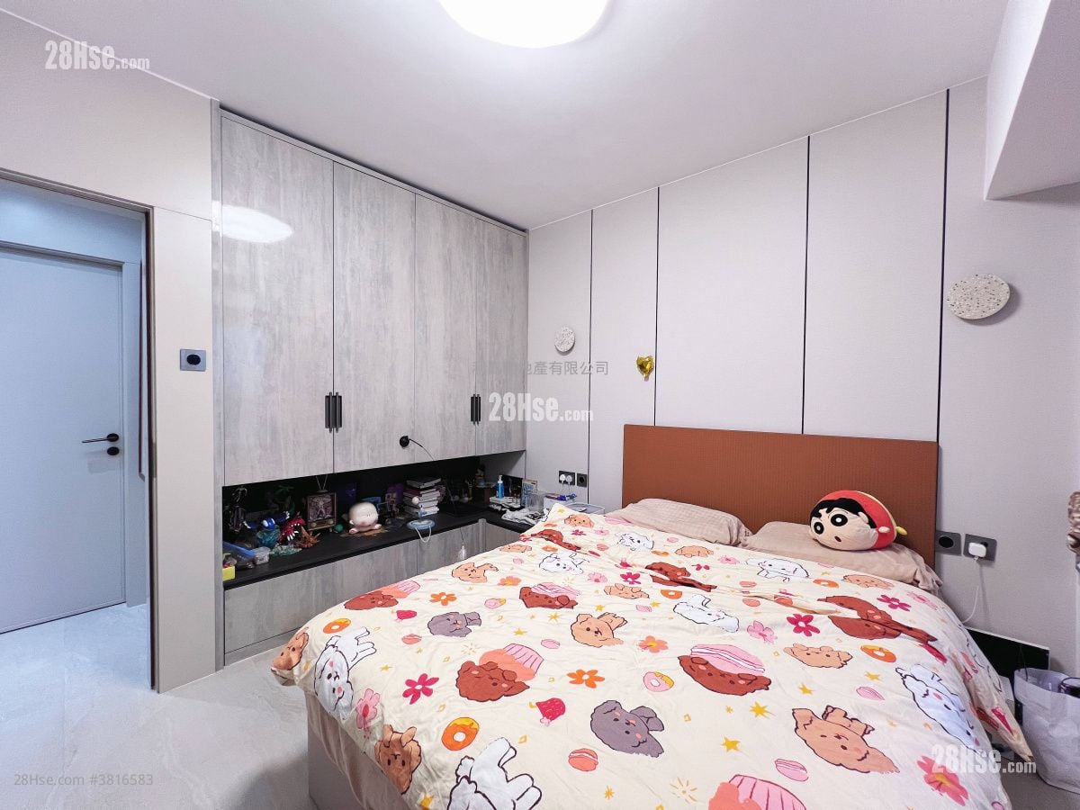 bedroom 2: Golden Villa Sell 3 Bedrooms , 2 Bathrooms 1,438 ft²