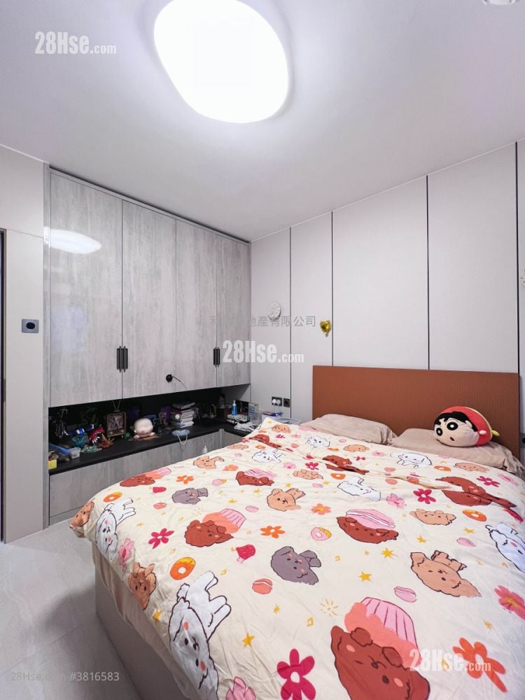 bedroom 2: Golden Villa Sell 3 Bedrooms , 2 Bathrooms 1,438 ft²