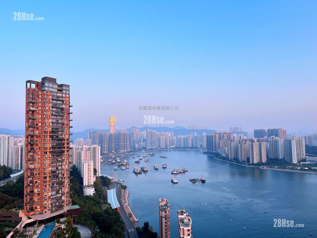 View: Golden Villa Sell 3 Bedrooms , 2 Bathrooms 1,438 ft²