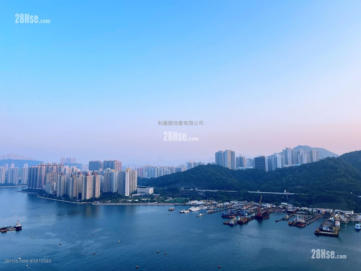 View: Golden Villa Sell 3 Bedrooms , 2 Bathrooms 1,438 ft²