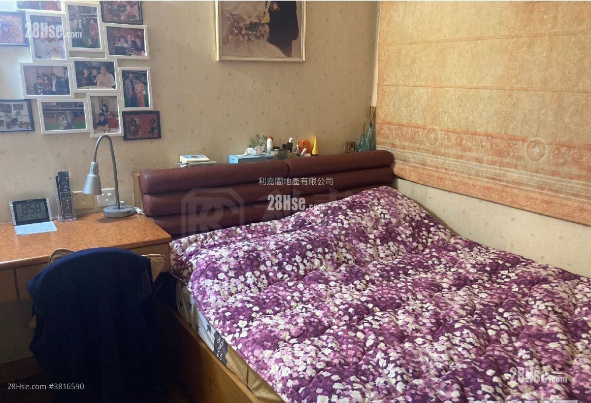 Bo Fung Gardens Sell 3 Bedrooms , 2 Bathrooms 822 ft²