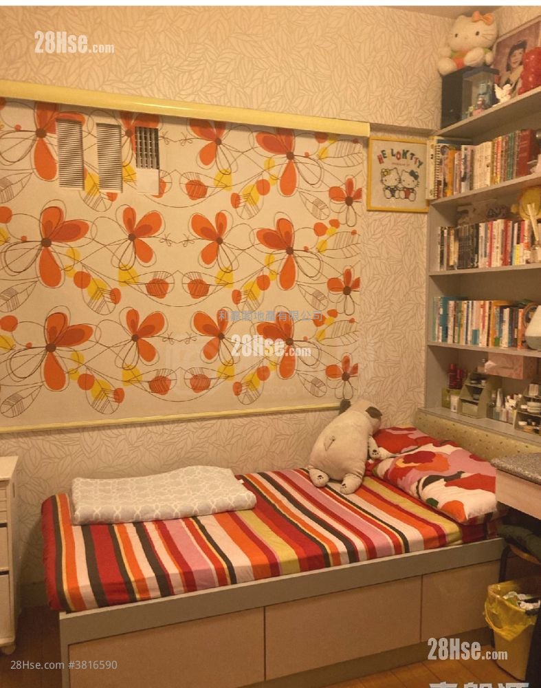 Bo Fung Gardens Sell 3 Bedrooms , 2 Bathrooms 822 ft²