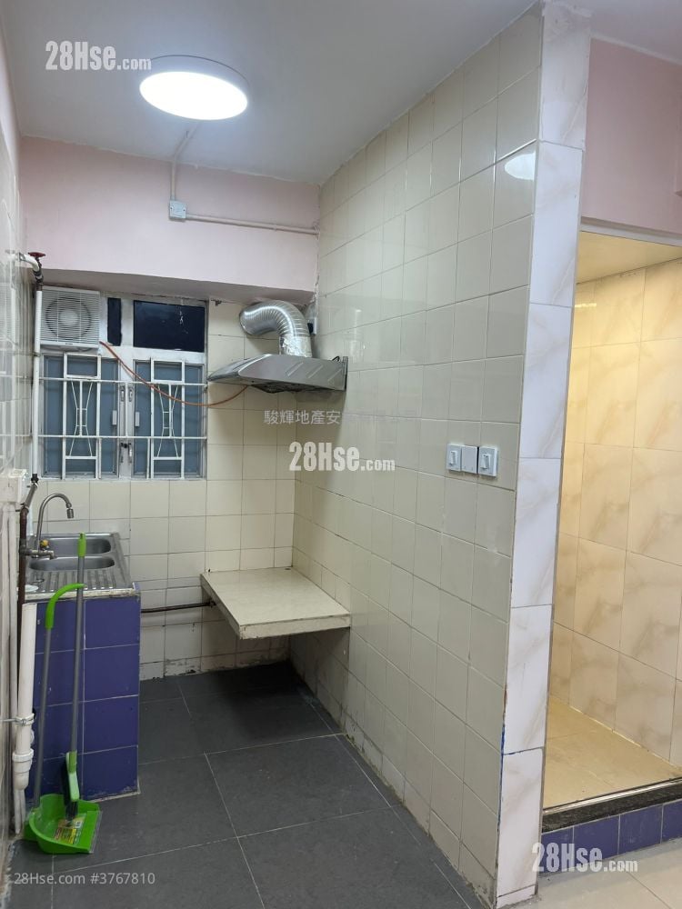 新榮大樓 租盤 2 房 , 1 浴室 337 平方呎