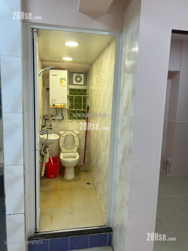 新榮大樓 租盤 2 房 , 1 浴室 337 平方呎