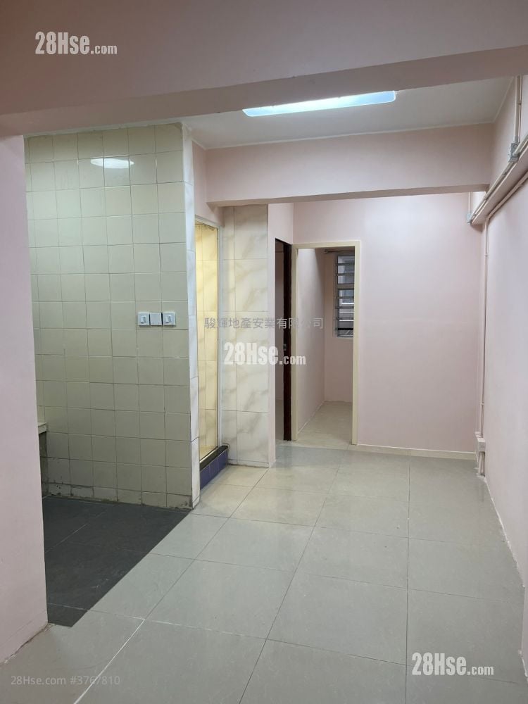 新榮大樓 租盤 2 房 , 1 浴室 337 平方呎