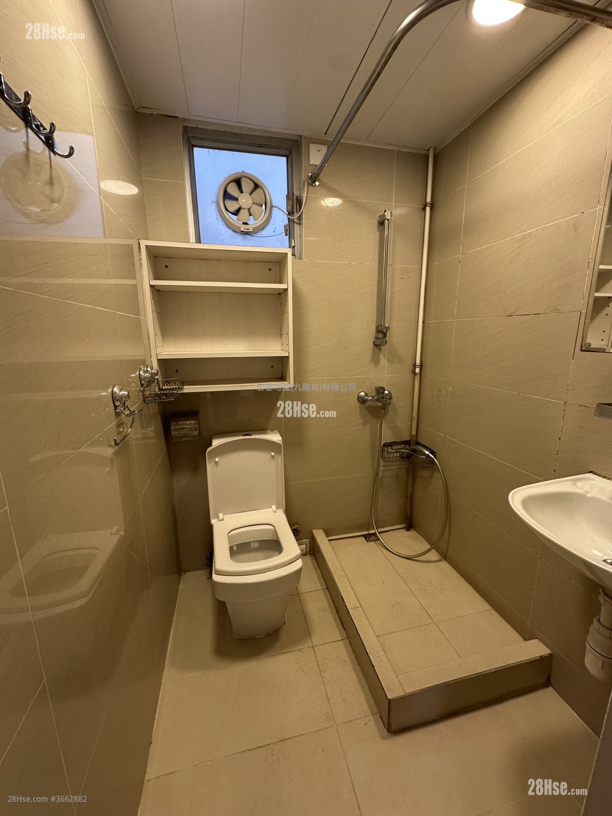 Apartment Rental 3 Bedrooms , 1 Bathroom 432 ft²