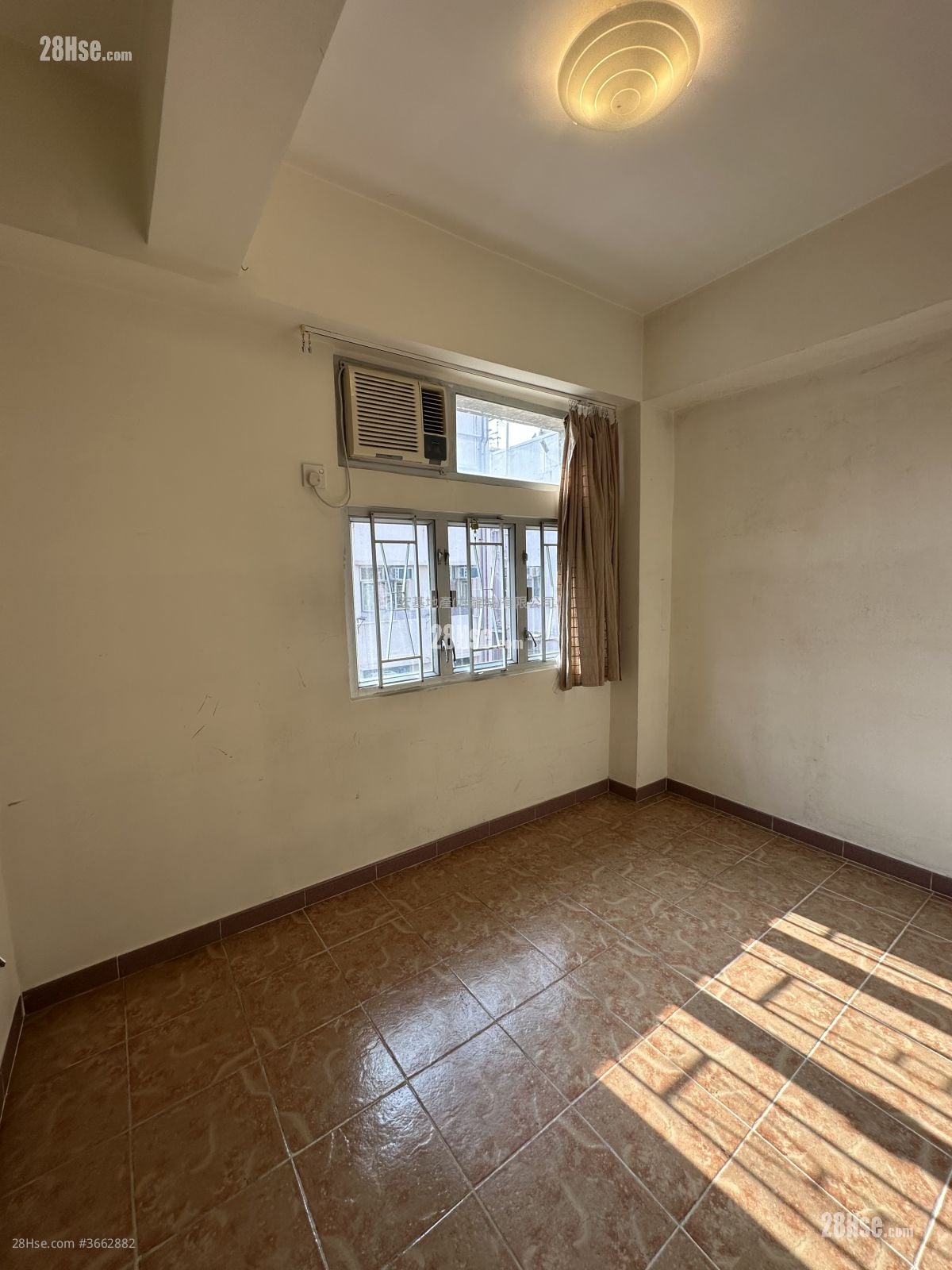 Apartment Rental 3 Bedrooms , 1 Bathroom 432 ft²