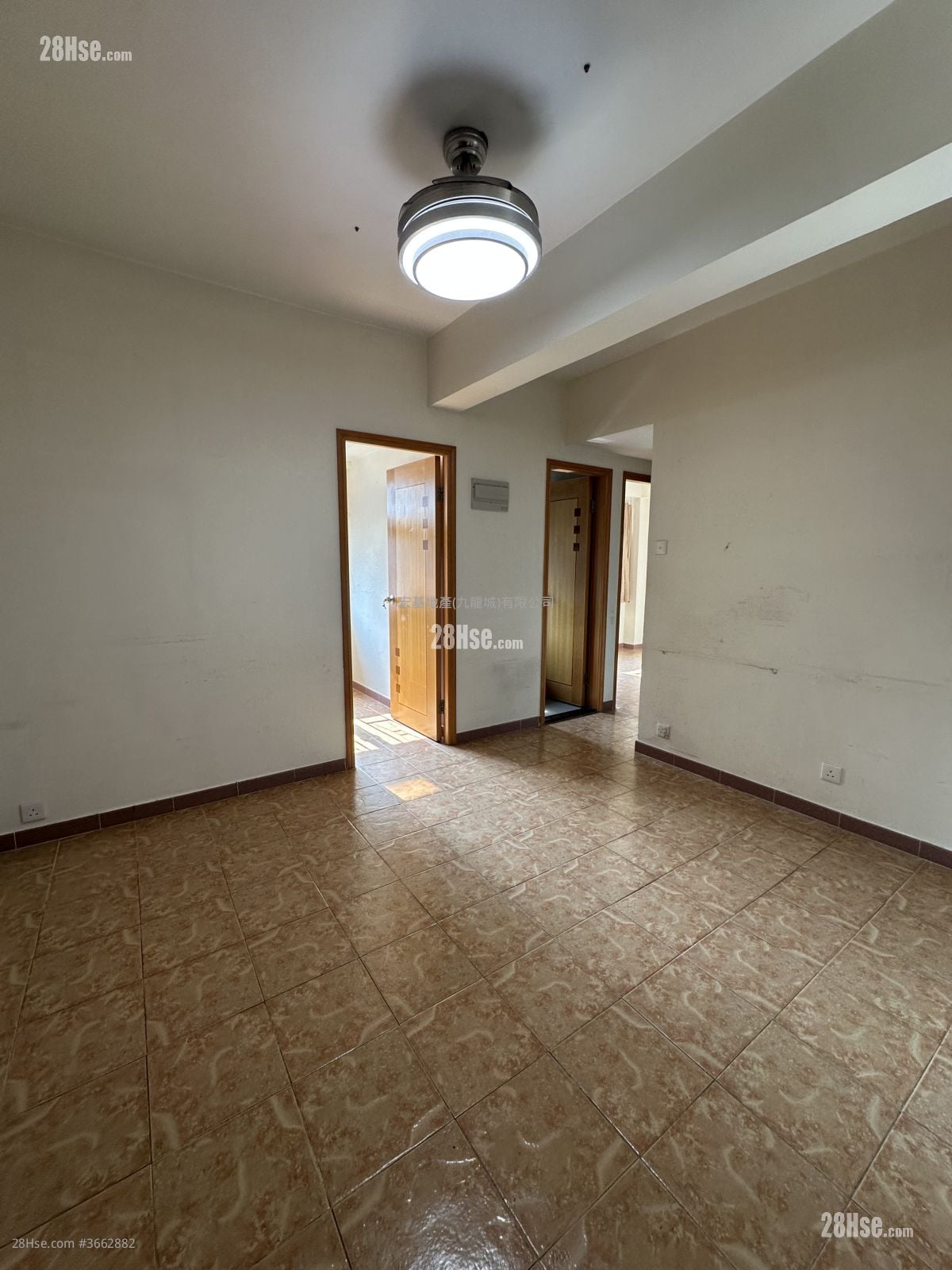 Apartment Rental 3 Bedrooms , 1 Bathroom 432 ft²