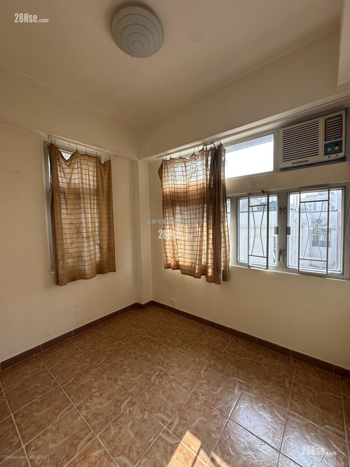 Apartment Rental 3 Bedrooms , 1 Bathroom 432 ft²