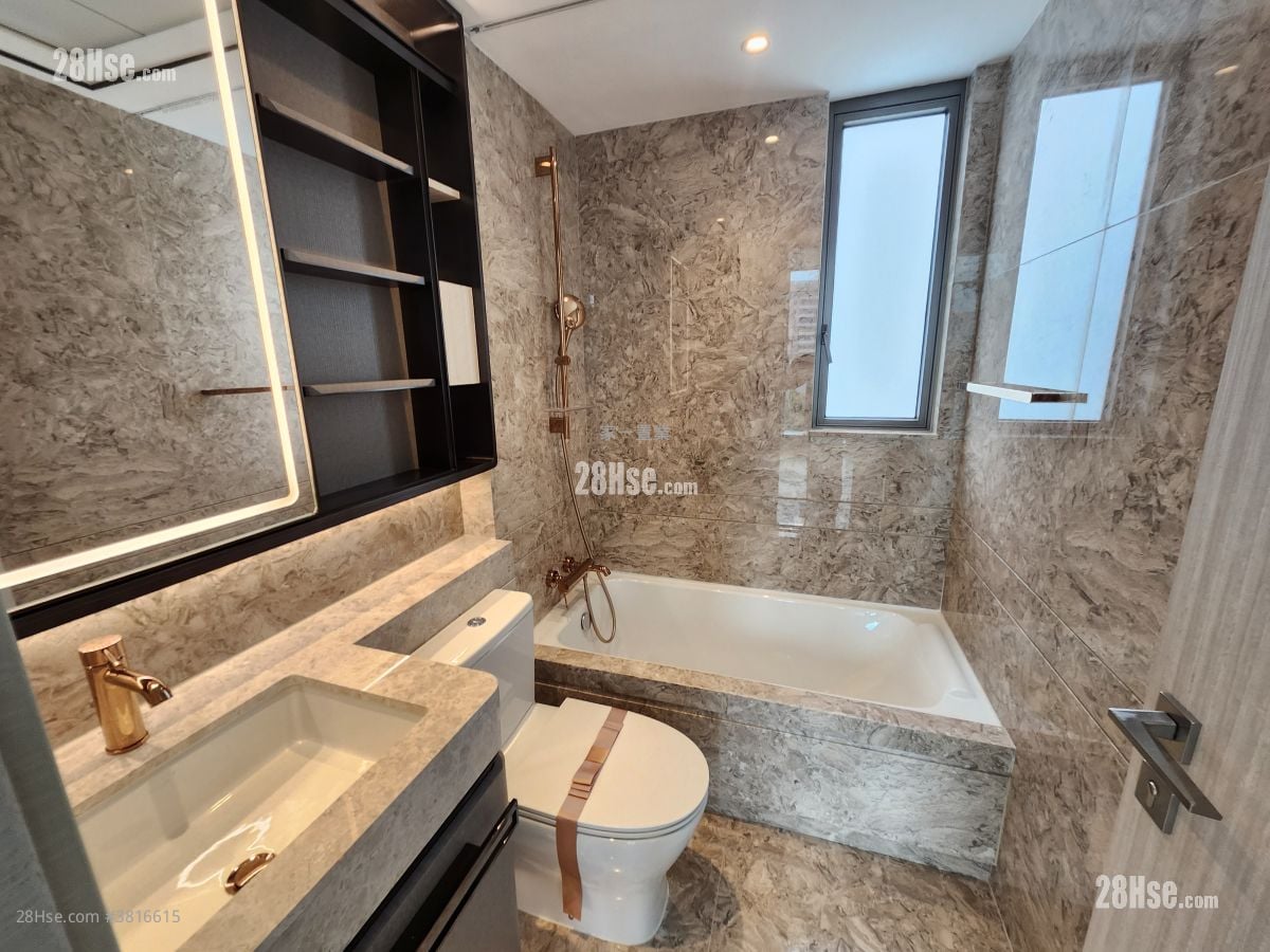 名钻 租盘 3 房 , 2 浴室 821 平方尺