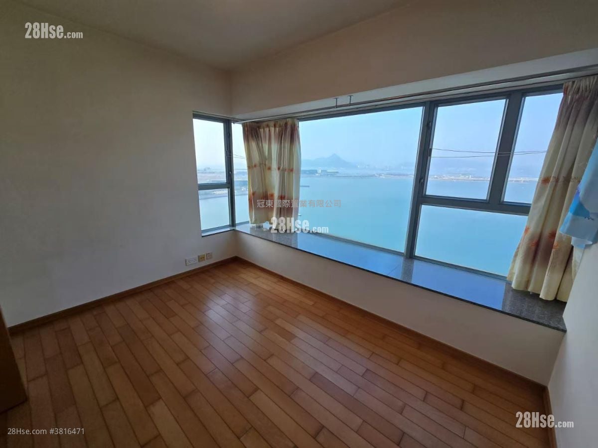 Seaview Crescent Sell 2 Bedrooms , 1 Bathroom 582 ft²