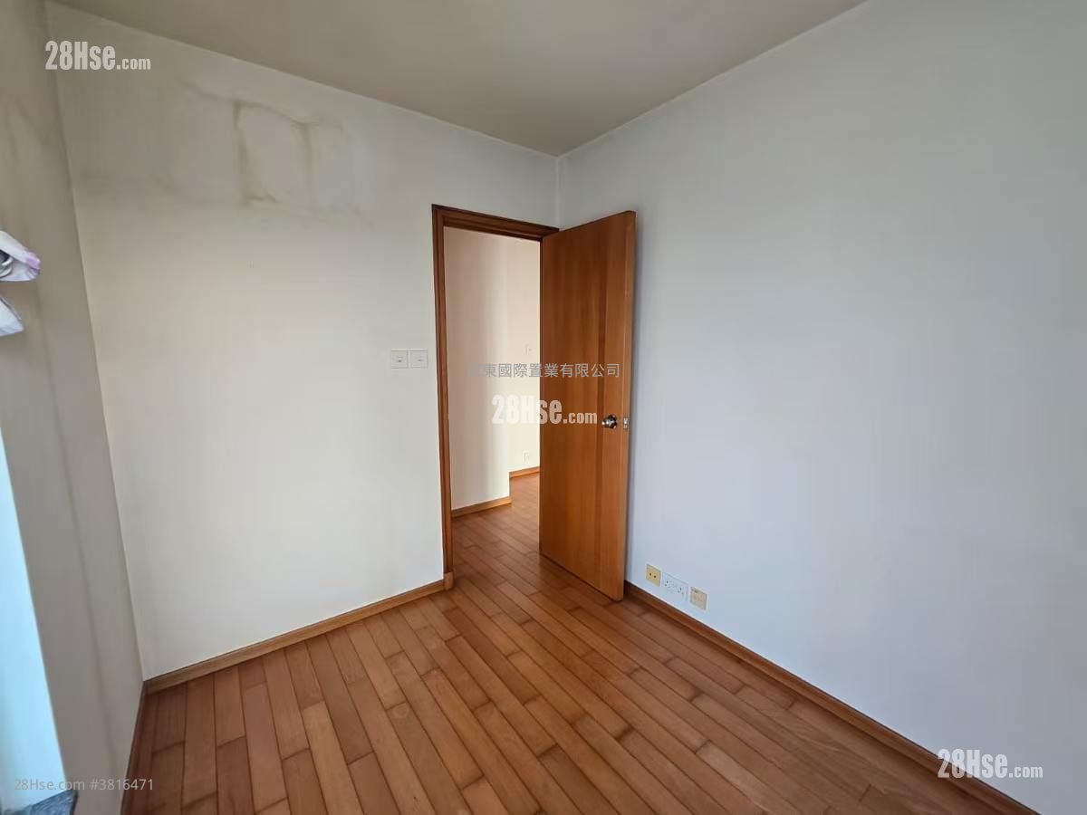 Seaview Crescent Sell 2 Bedrooms , 1 Bathroom 582 ft²