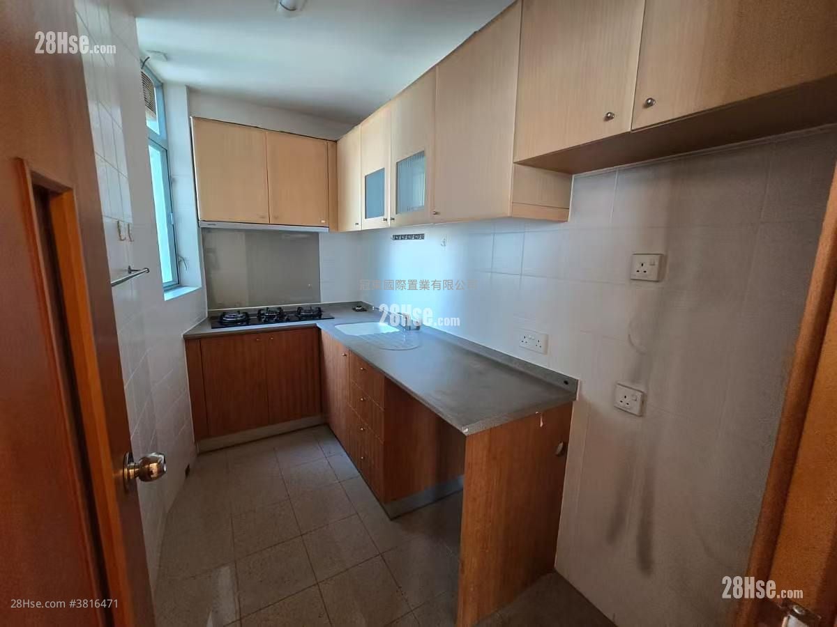 Seaview Crescent Sell 2 Bedrooms , 1 Bathroom 582 ft²