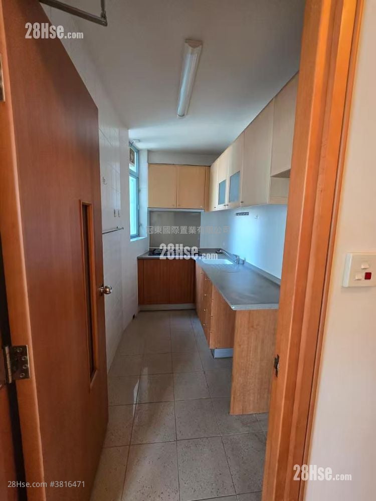 Seaview Crescent Sell 2 Bedrooms , 1 Bathroom 582 ft²