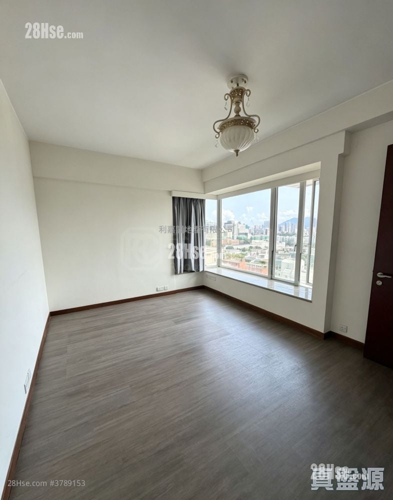 One Beacon Hill Rental 3 Bedrooms , 2 Bathrooms 1,142 ft²