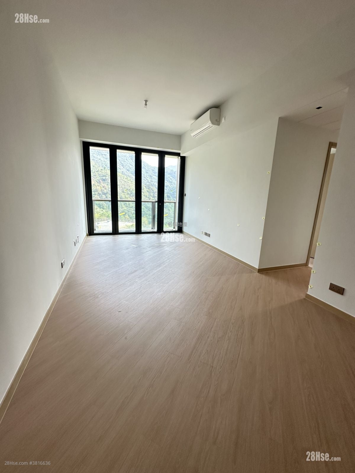 珑珀山 租盘 3 房 967 平方尺