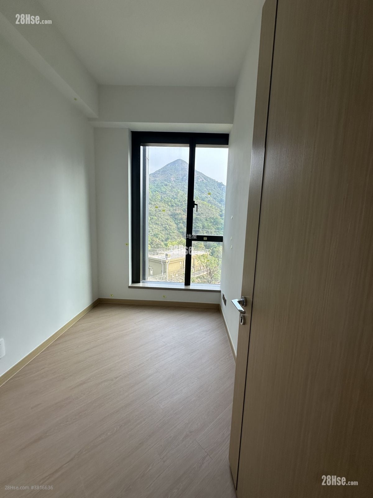 珑珀山 租盘 3 房 967 平方尺