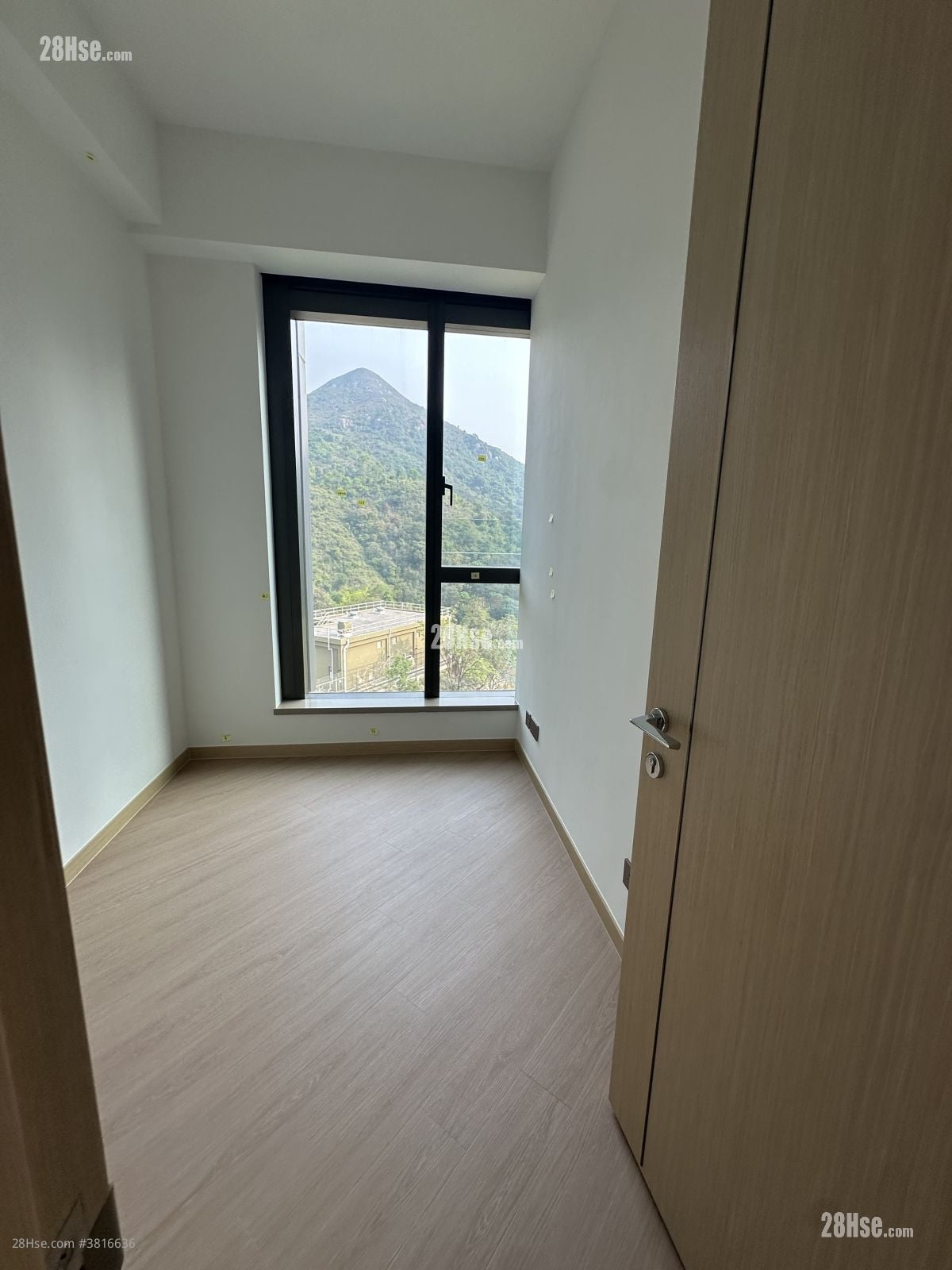 珑珀山 租盘 3 房 967 平方尺