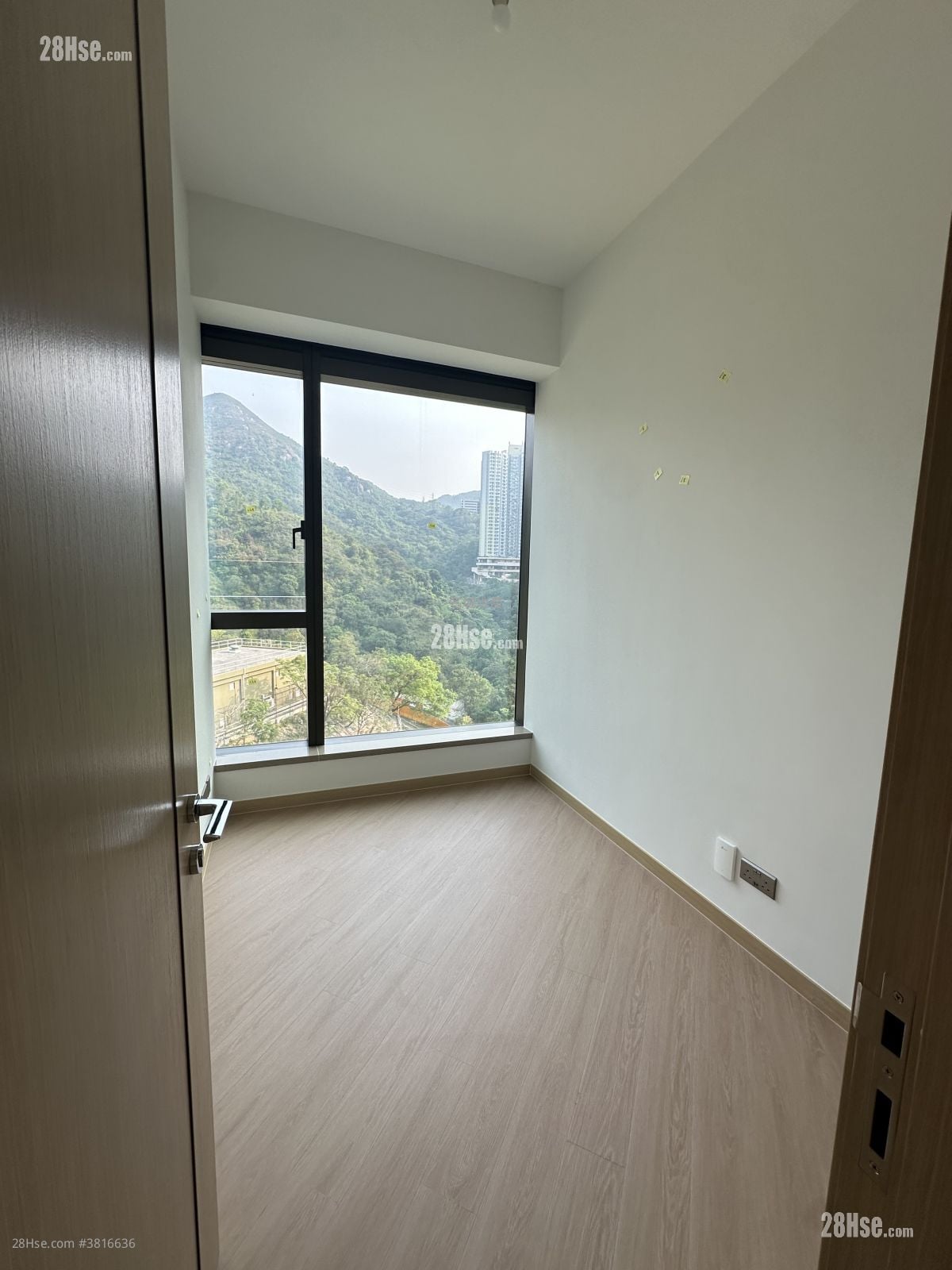 珑珀山 租盘 3 房 967 平方尺