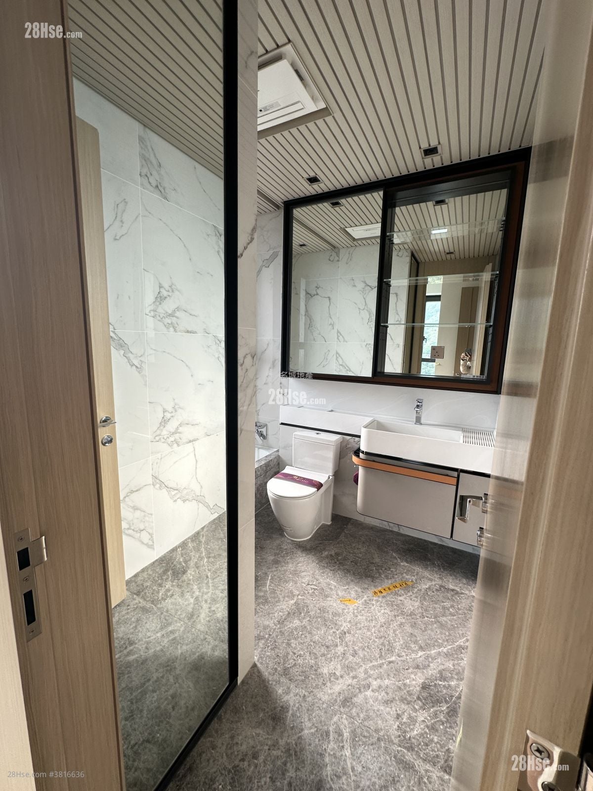 珑珀山 租盘 3 房 967 平方尺