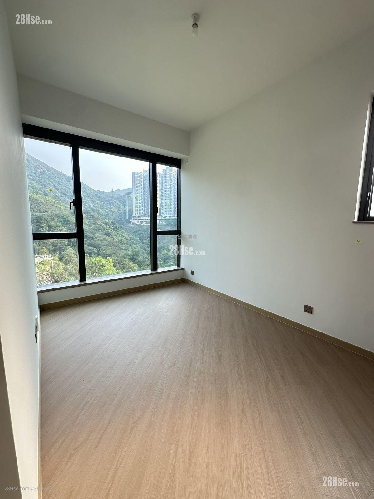 珑珀山 租盘 3 房 967 平方尺