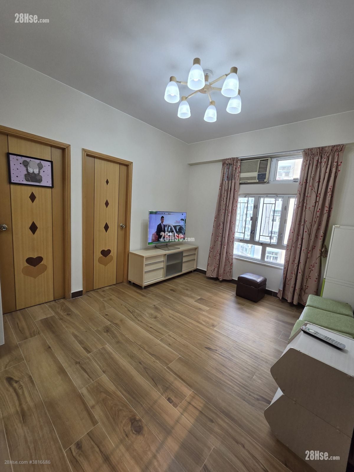 living room: Tsuen Cheong Centre Rental 2 Bedrooms , 1 Bathroom 368 ft²