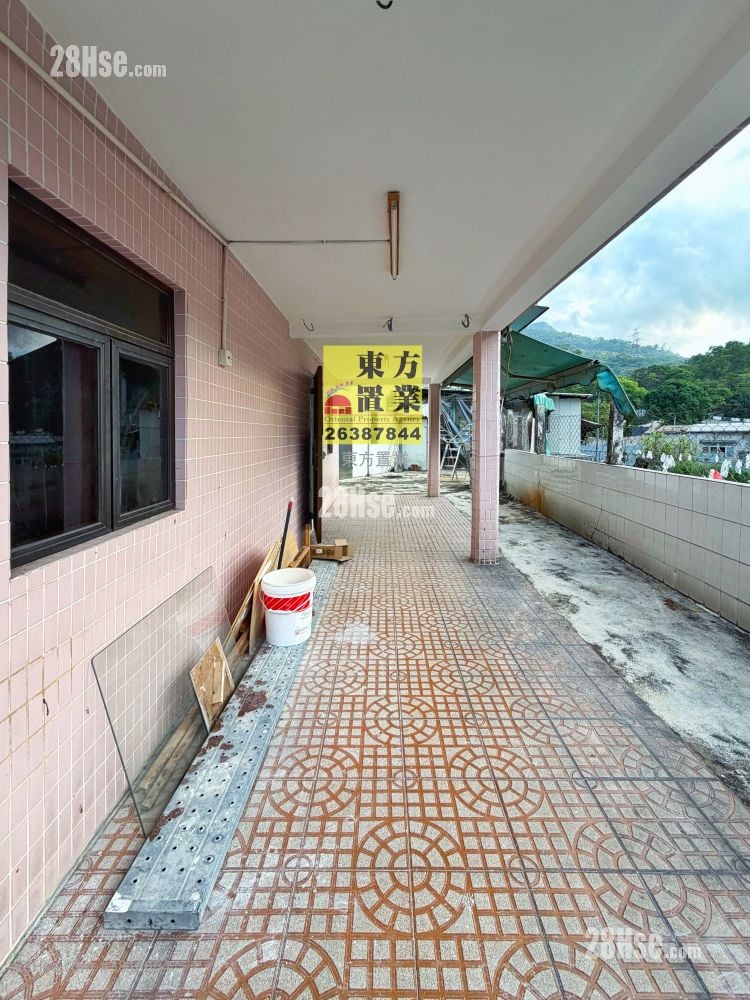 村屋 租盤 4 房 , 2 浴室 2,000 平方呎