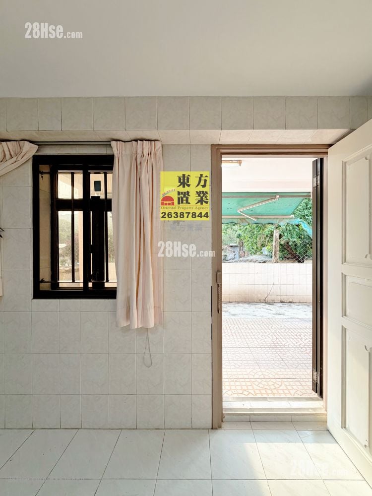 村屋 租盤 4 房 , 2 浴室 2,000 平方呎