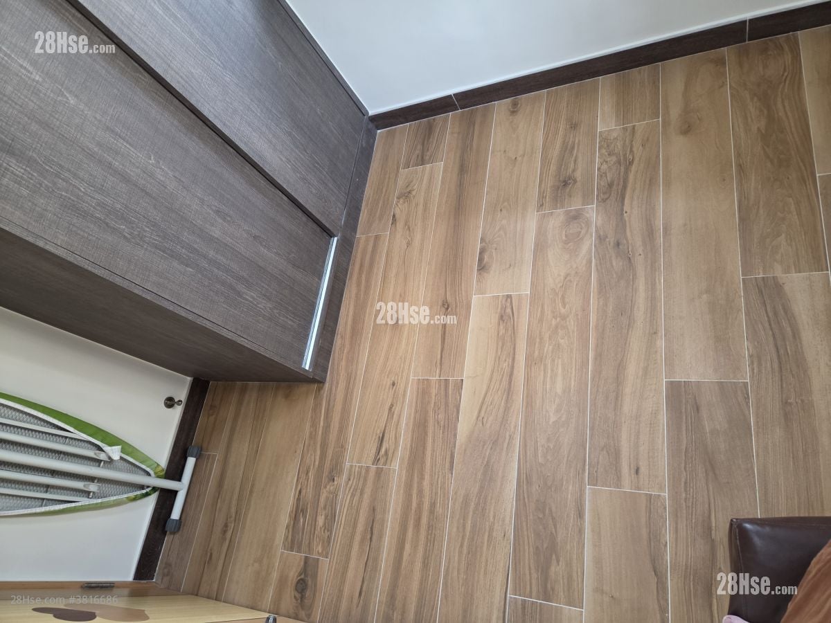 bedroom 2: Tsuen Cheong Centre Rental 2 Bedrooms , 1 Bathroom 368 ft²