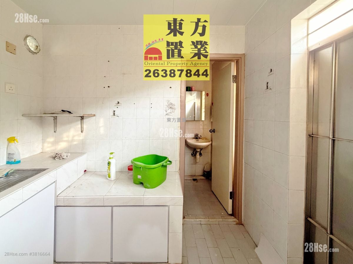 村屋 租盤 4 房 , 2 浴室 2,000 平方呎