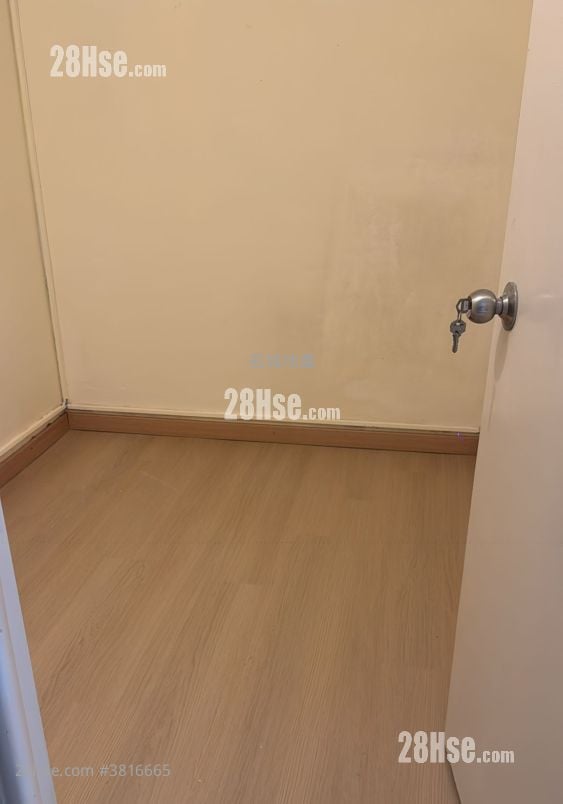 新田村 租盤 3 房 , 1 浴室 700 平方呎