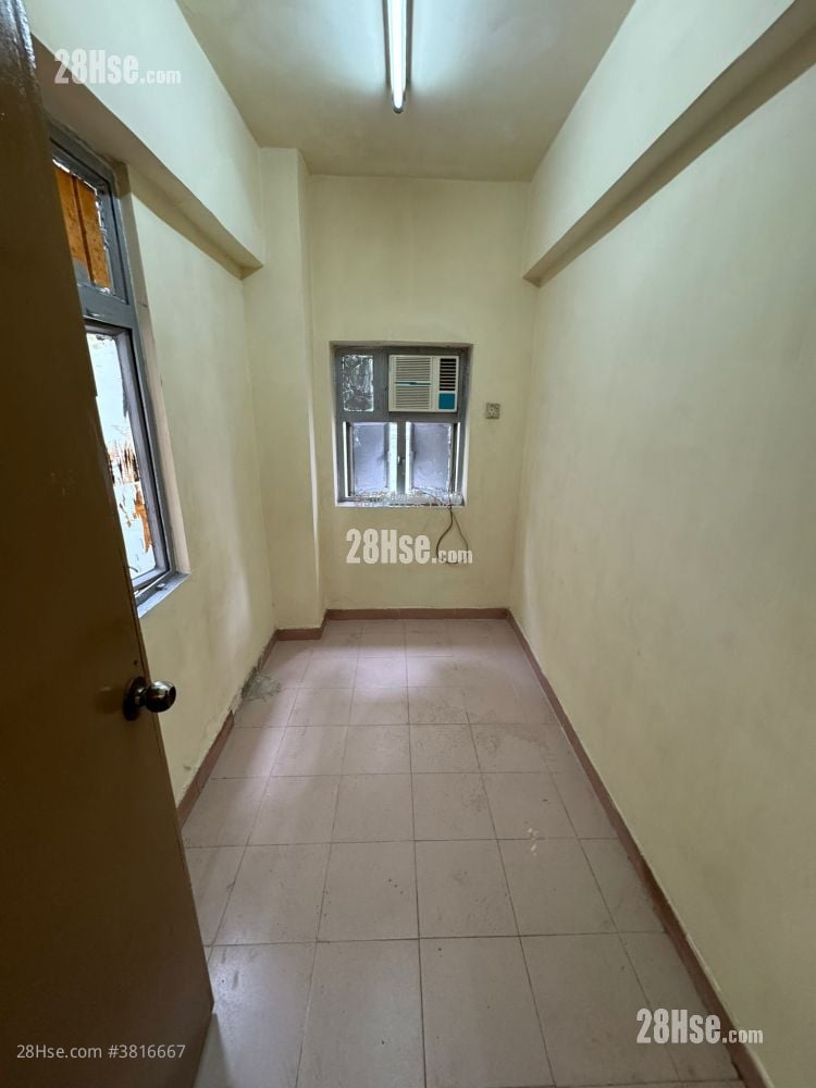 唐楼 租盘 1 房 , 1 浴室 130 平方尺