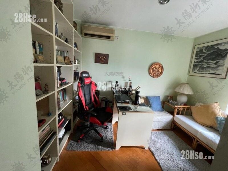 Royal Peninsula Sell 3 Bedrooms 701 ft²