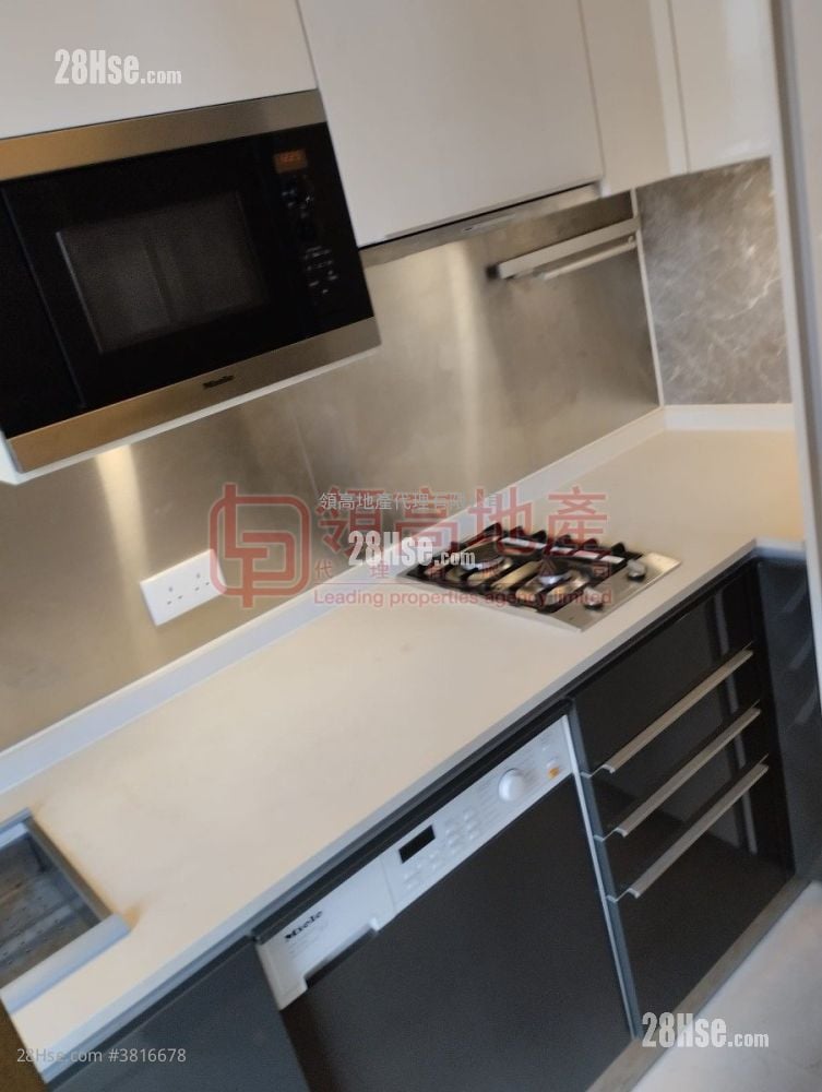 The Austin Sell 360 ft²