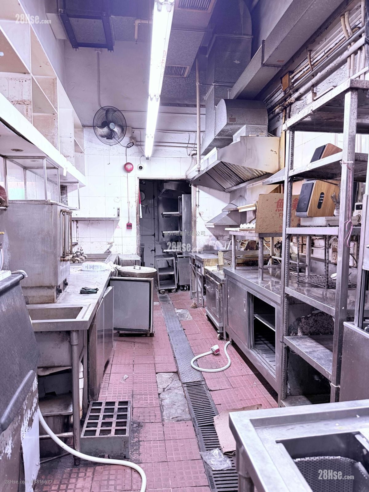 飛亞工業中心 租盤 1,232 平方呎