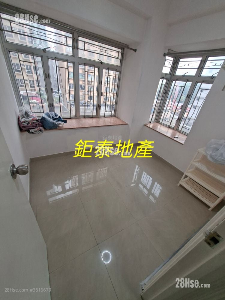 Hung Wai Building Rental 2 Bedrooms , 1 Bathroom 326 ft²