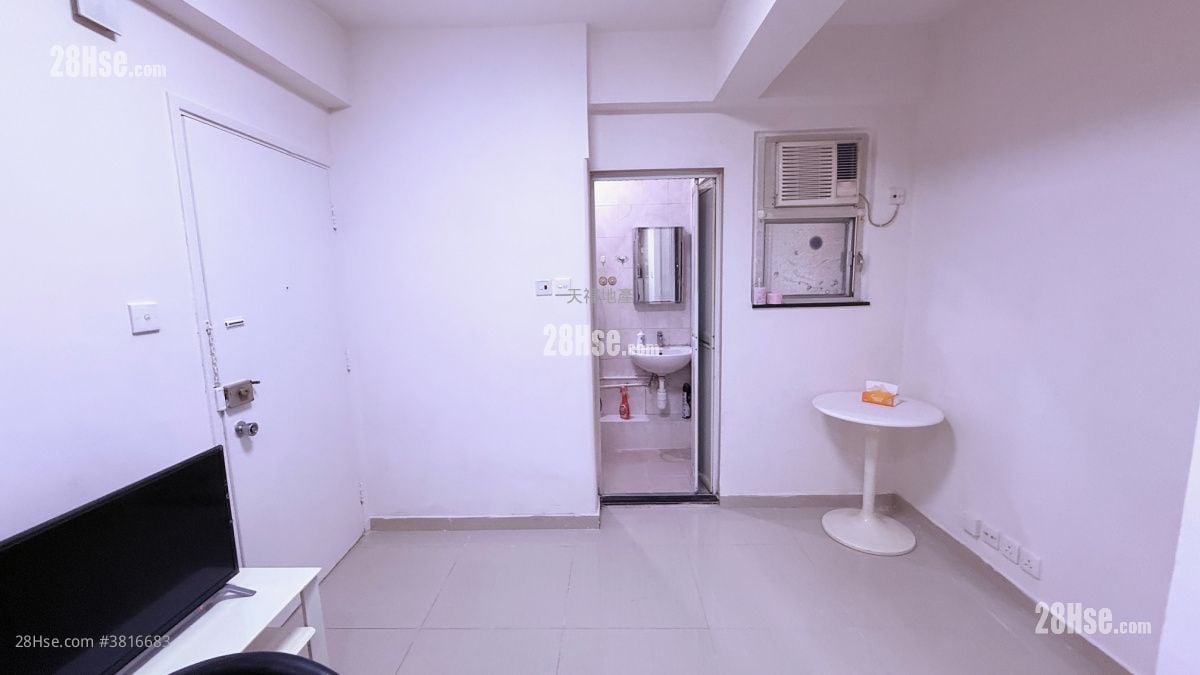 Cactus Mansion Rental 2 Bedrooms , 1 Bathroom 311 ft²