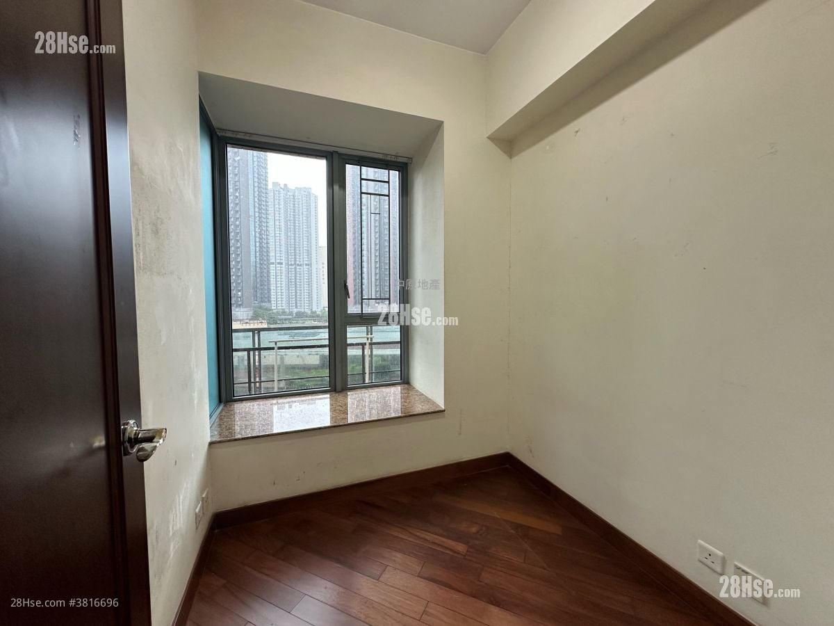 御龍山 售盤 3 房 , 2 浴室 696 平方呎