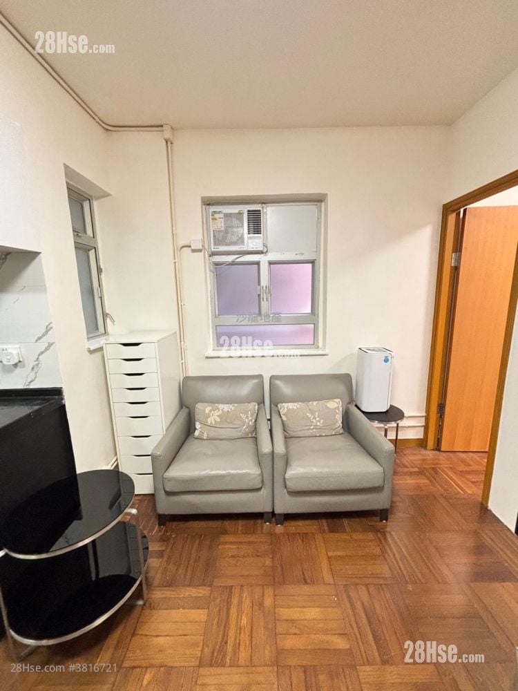 Lai Wing Building Sell 2 Bedrooms , 1 Bathroom 414 ft²