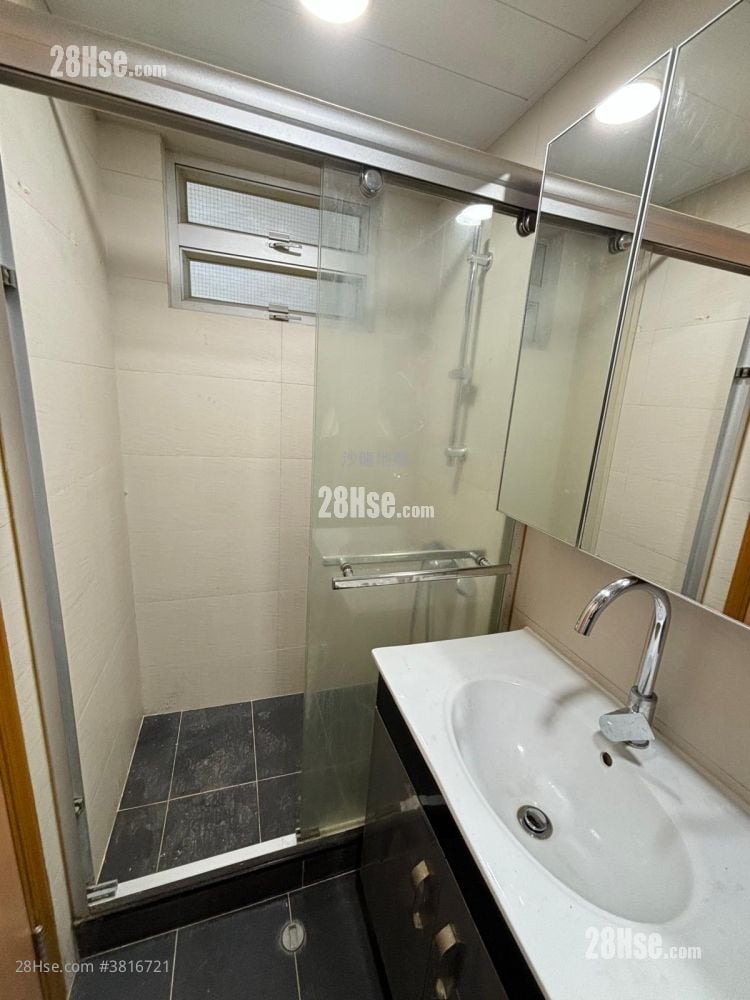 Lai Wing Building Sell 2 Bedrooms , 1 Bathroom 414 ft²