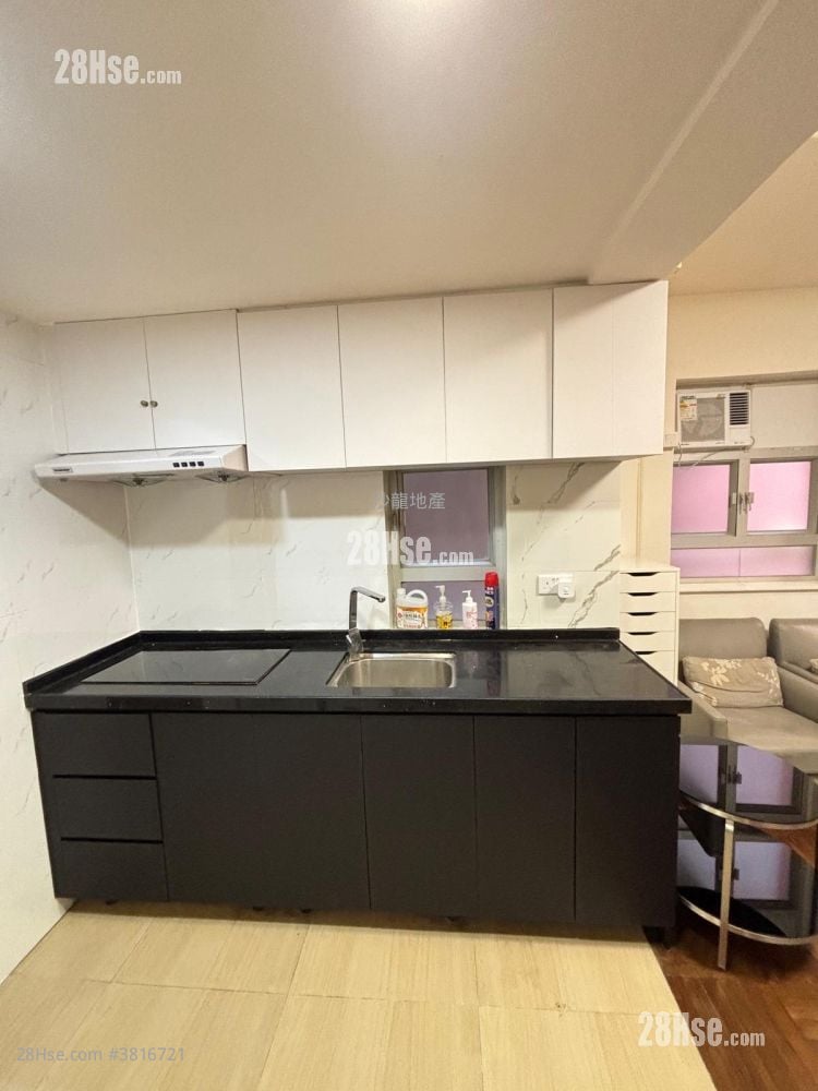 Lai Wing Building Sell 2 Bedrooms , 1 Bathroom 414 ft²