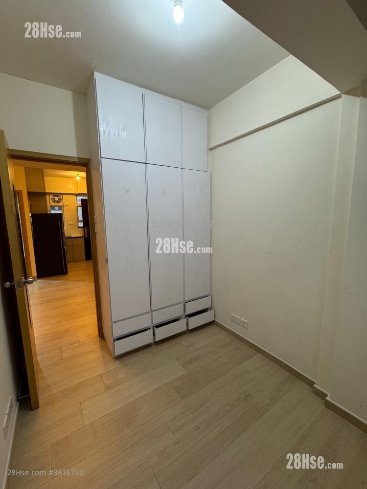 Samtoh Building Rental 2 Bedrooms , 1 Bathroom 337 ft²