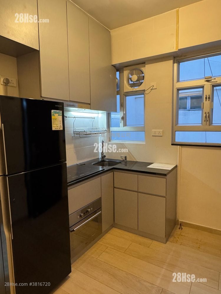 Samtoh Building Rental 2 Bedrooms , 1 Bathroom 337 ft²