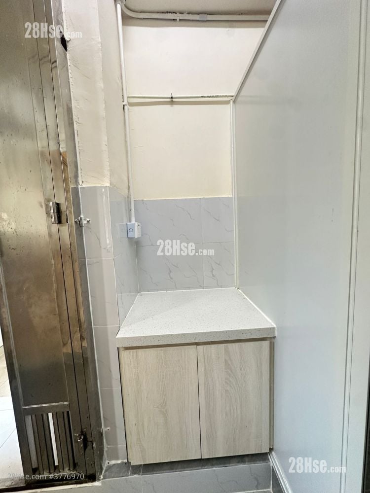 土瓜湾站唐楼 租盘 1 房 , 1 浴室 140 平方尺