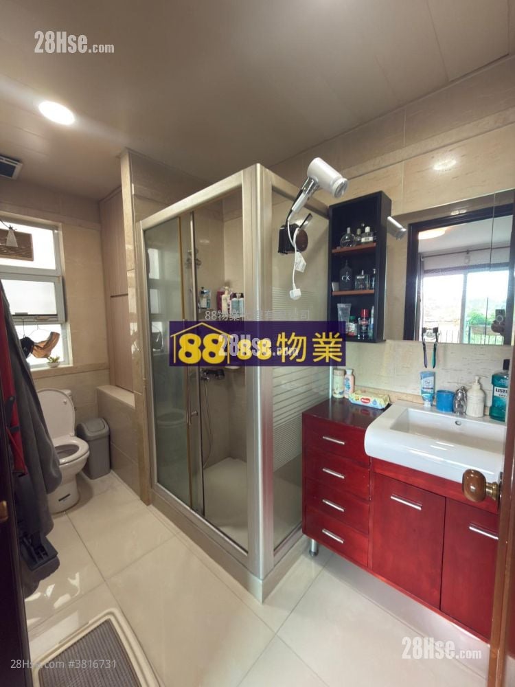 村屋 售盤 5+ 房 , 4 浴室 2,100 平方呎