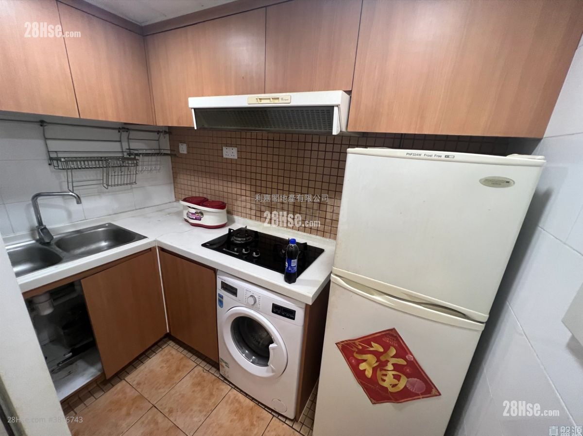 叠茵庭 售盤 3 房 499 平方呎