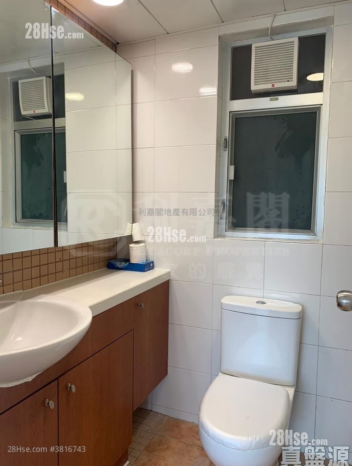 叠茵庭 售盤 3 房 499 平方呎