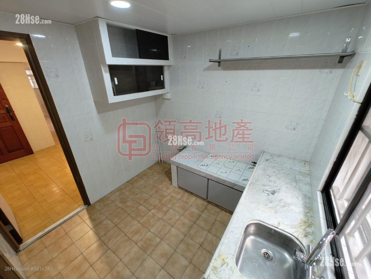 Wu Kai Sha Village Sell 2 Bedrooms , 1 Bathroom 630 ft²